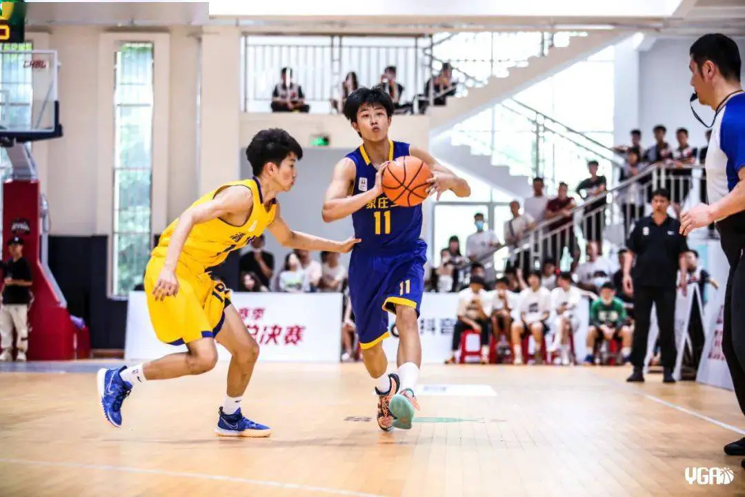 如何在篮球训练营中改善比赛策略?_0